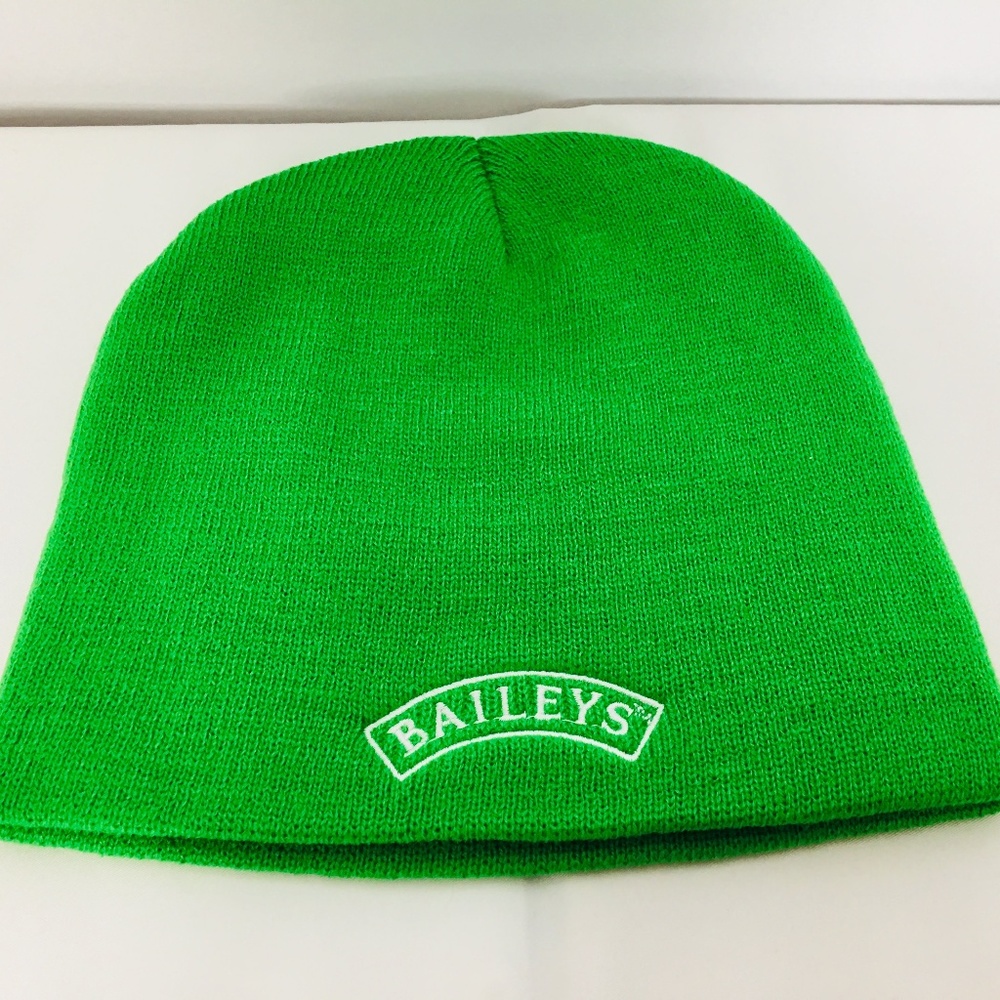 BAILEY'S-Irish-Cream Green White Knit Hat